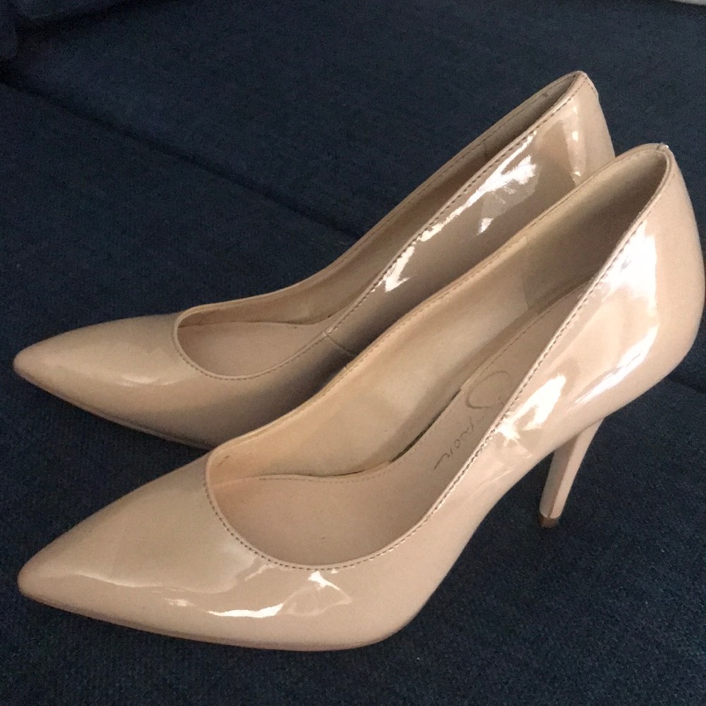 Nude pumps Jessica Simpson